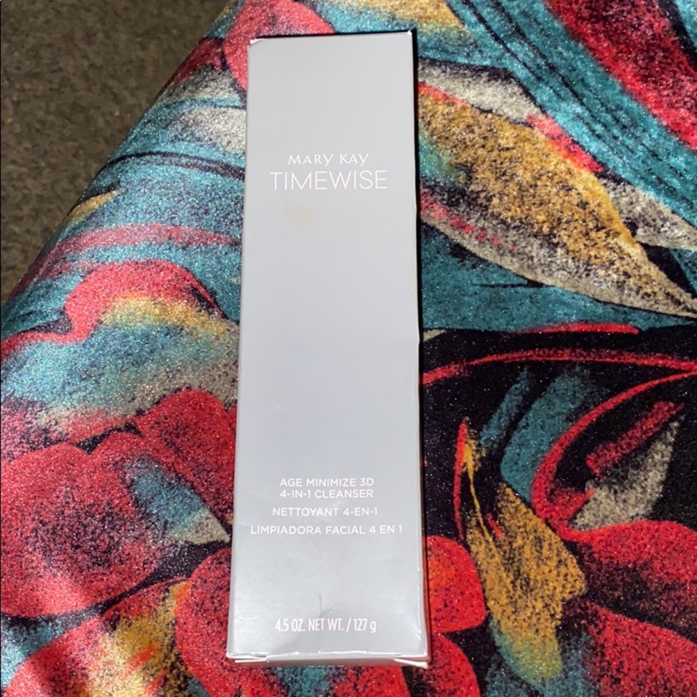 Marykay cleanser new for dry skin